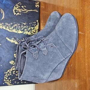 Toms suede Wedge Bootie